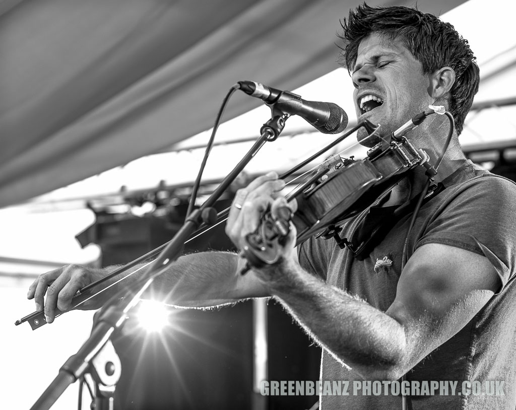 Live Music Photograph of Dartmoot Folk Musican Seth Lakeman playing in Plymouth