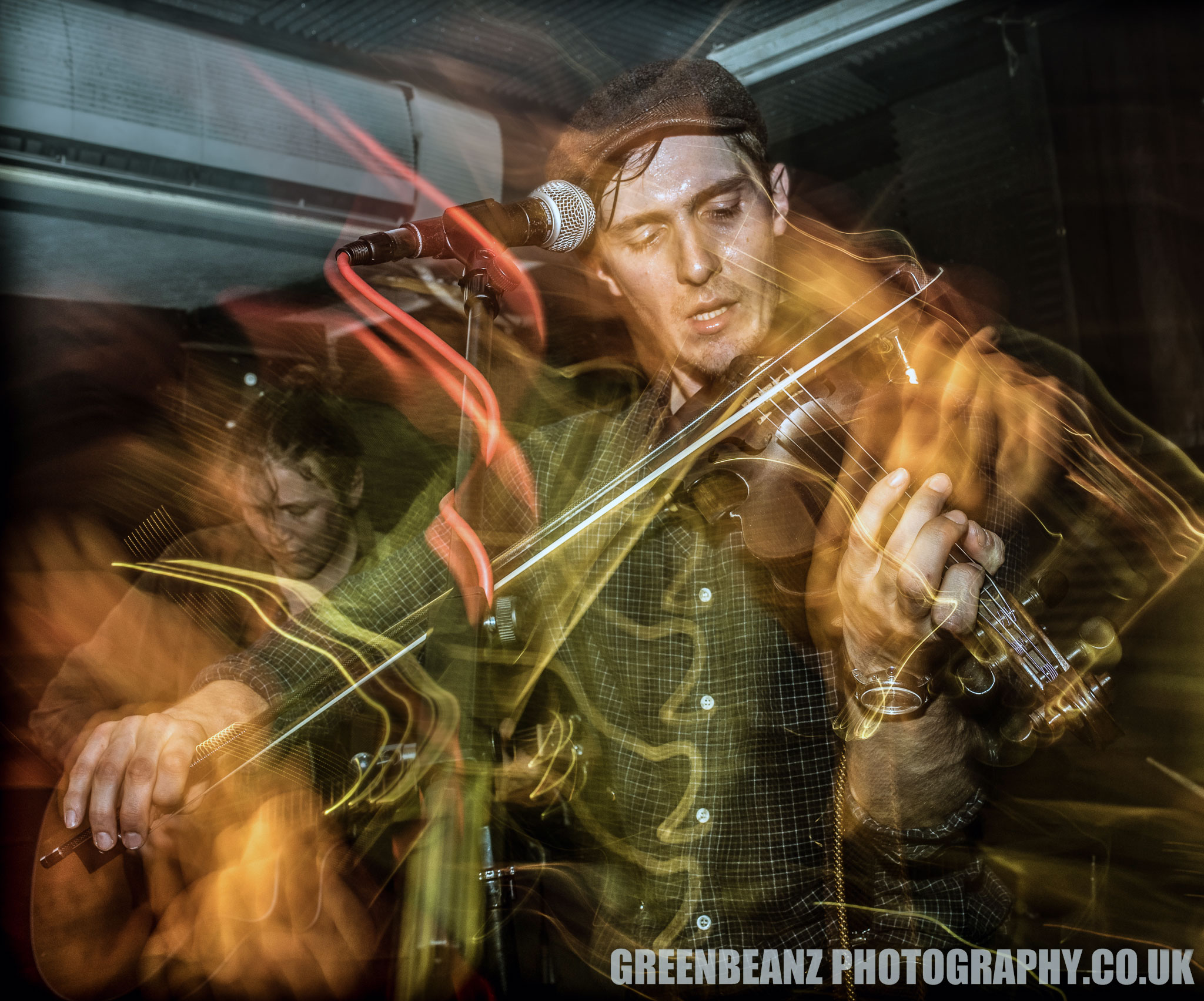 Will Page long exposure bow trails Fiddle on fire with Noble Jacks at The Junction Plymouth